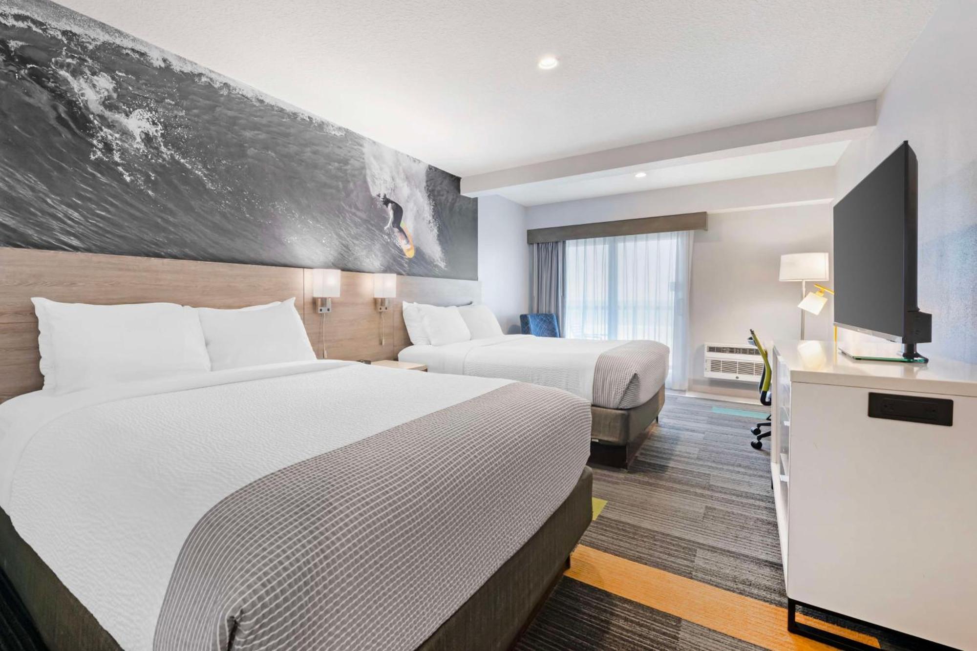 Queen Room with Two Queen Beds - Ocean Front,1645660403:JPEG